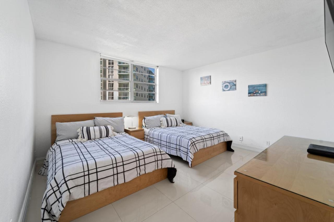 Luxury Beachfront Condo Private Beach Access, Pool & Game Room!!! Hollywood Luaran gambar